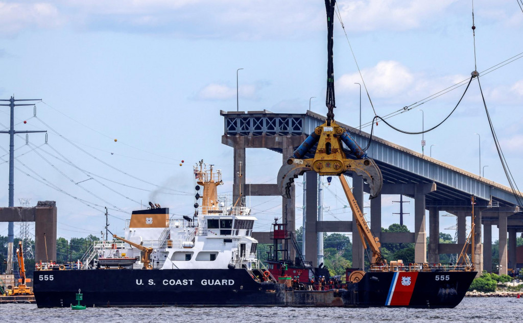 Hlavný lodný kanál pripravuje na úplné opätovné otvorenie v Baltimore. FOTO:​ REUTERS