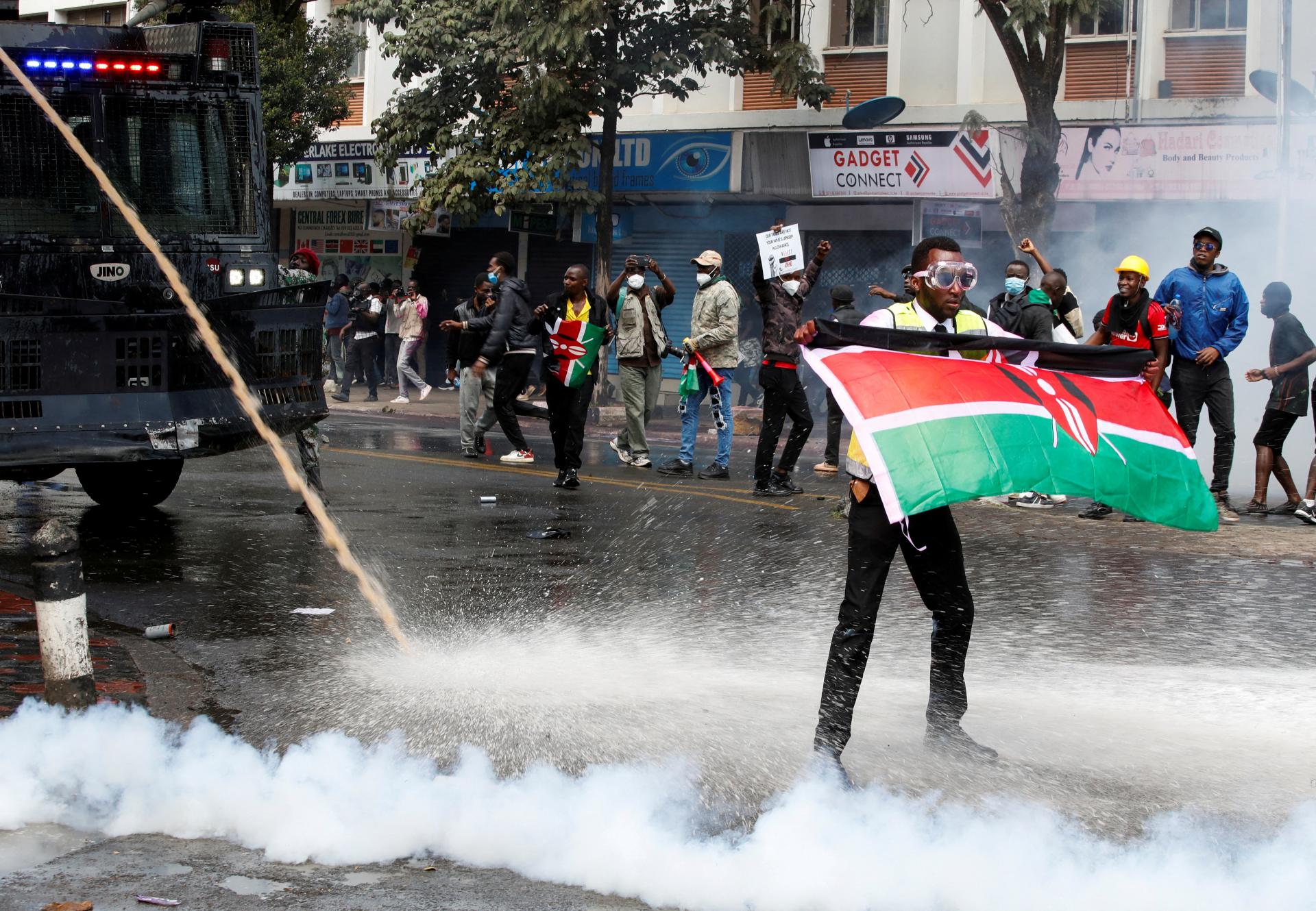 Do kenského parlamentu vtrhli demonštranti, na mieste je najmenej 10 mŕtvych