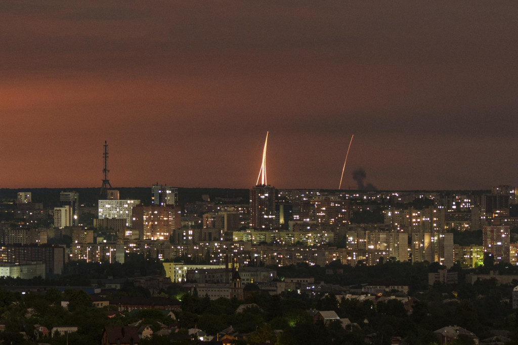 Rakety vypálené z ruskej Belgorodskej oblasti. FOTO: TASR/AP