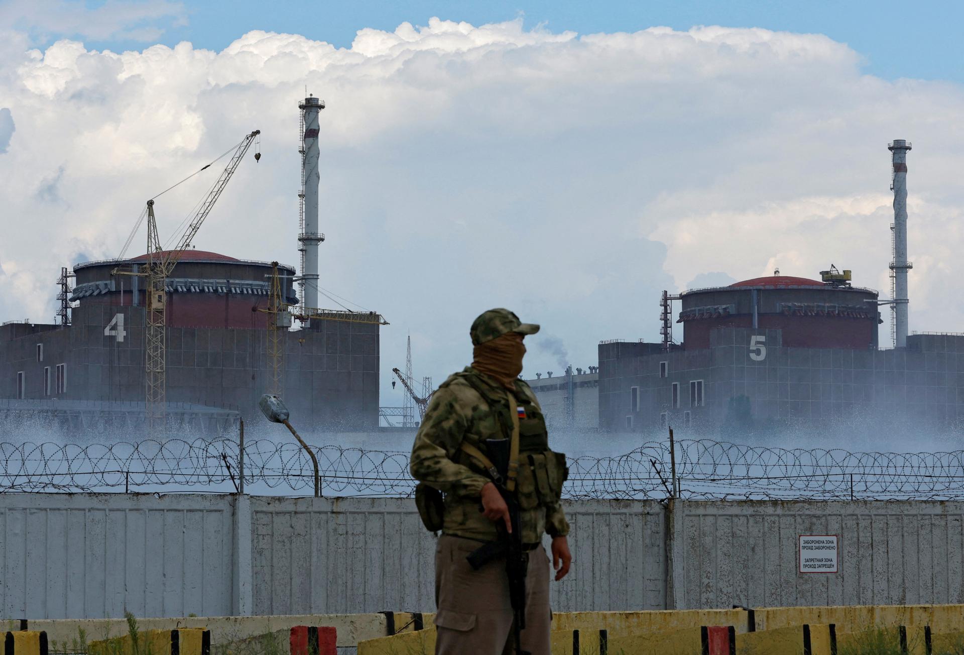 Ostreľovanie v Záporožskej oblasti zničilo radiačné kontrolné stanovište, tvrdia Rusi