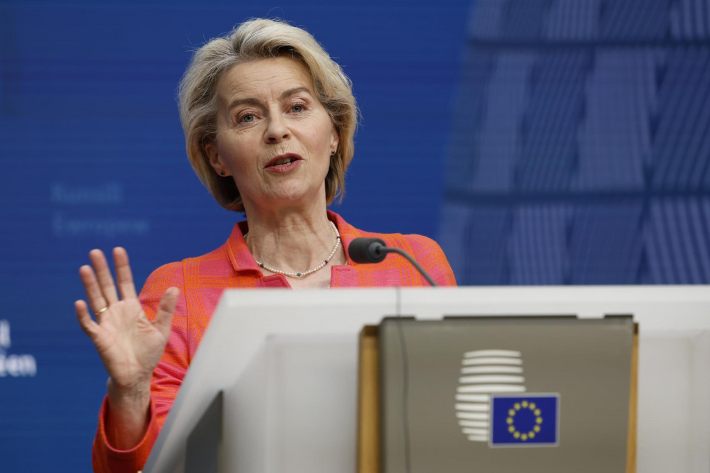 Predsedníčka Európskej komisie Ursula von der Leyenová počas tlačovej konferencie na summite EÚ v Bruseli. FOTO: TASR/AP