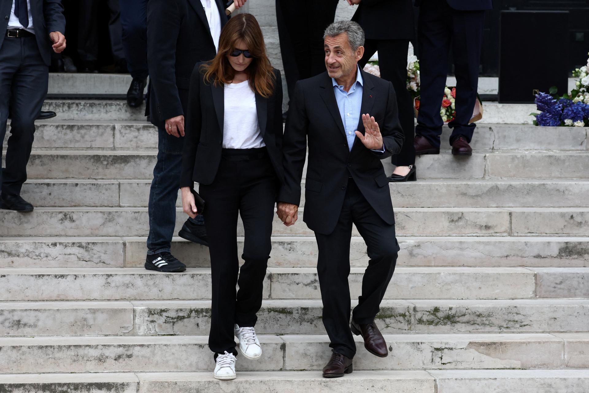 Manželke francúzsky exprezidenta Sarkozyho hrozí obvienie v kauze financovania jeho kampane