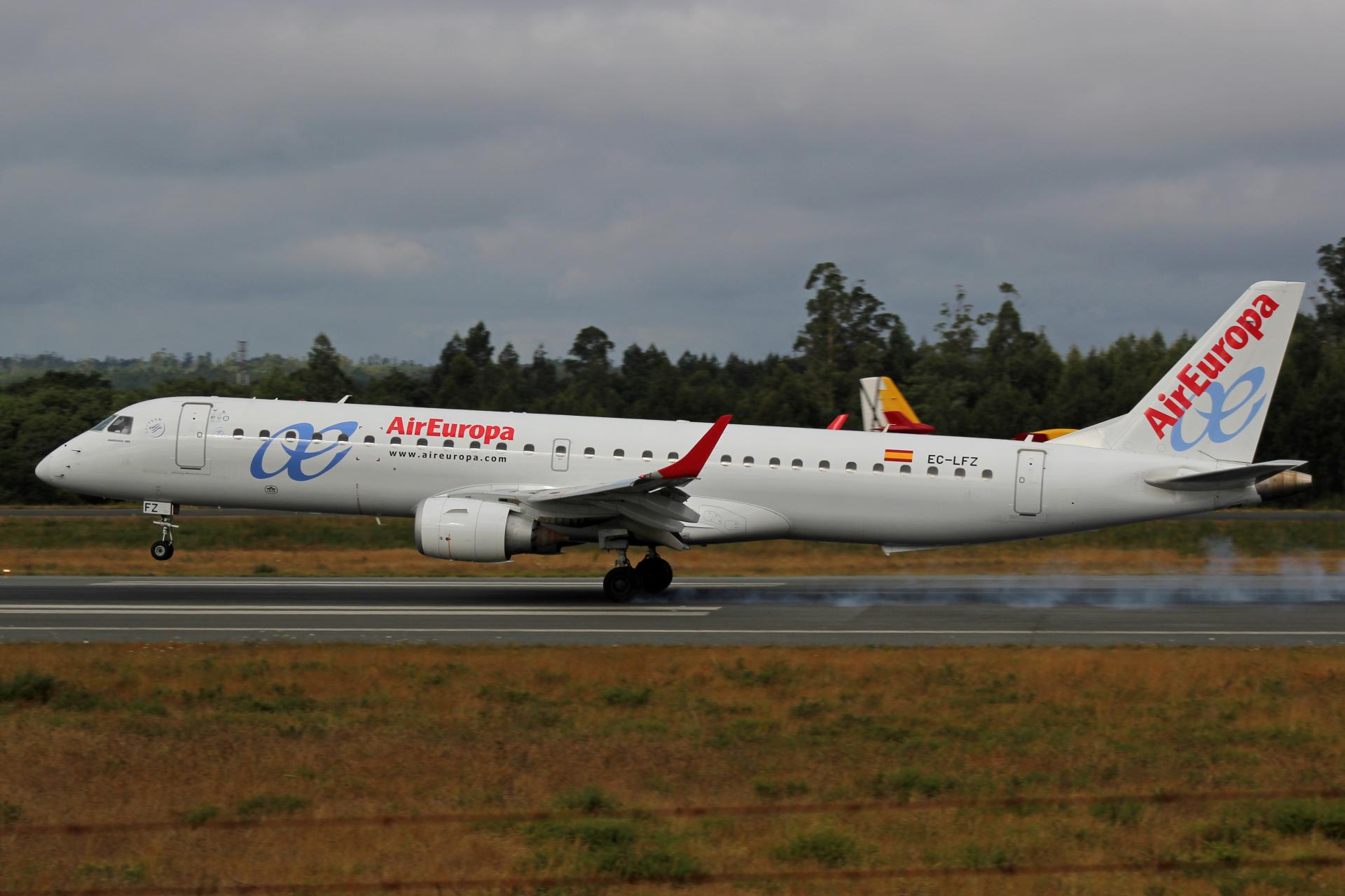 Pri turbulenciách počas letu zo Španielska do Uruguaja utrpelo zranenia približne 30 ľudí