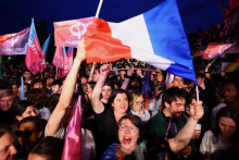 Reakcia na výsledky volieb vo Francúzsku. FOTO: Reuters
