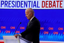 Americký prezident Joe Biden počas prvej predvolebnej debaty s Donaldom Trumpom. FOTO: REUTERS