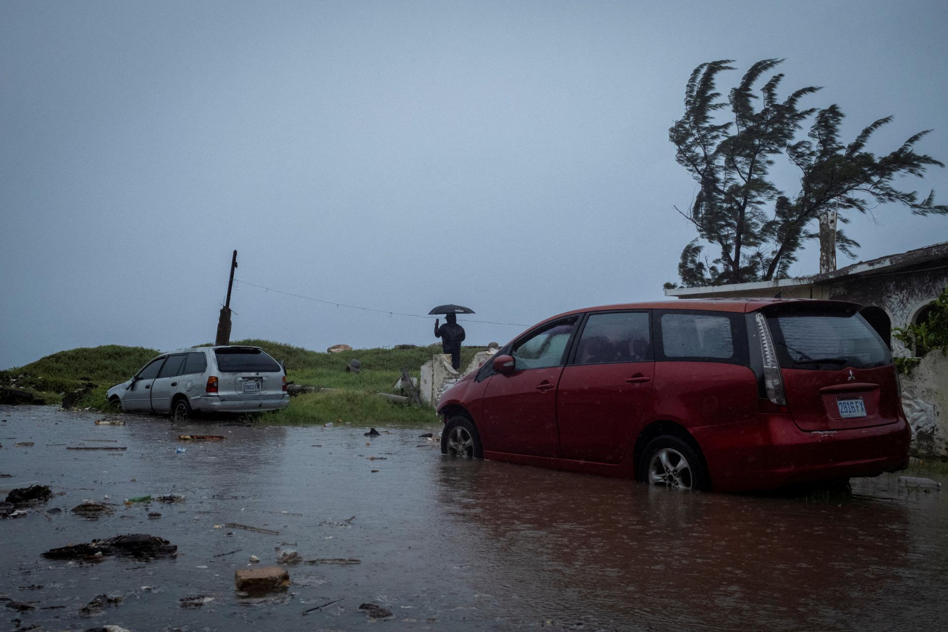 Hurikán Beryl sa blíži k pobrežiu Mexika, v Karibiku si vyžiadal osem obetí