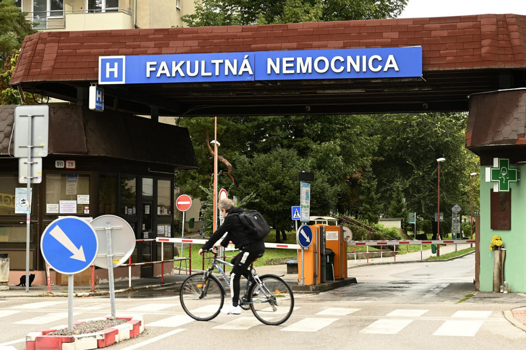 Fakultná nemocnica v Trenčíne očakáva zvýšený nápor na urgentnom príjme. FOTO: TASR/R. Stoklasa