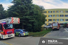 Polícia vyšetruje okolnosti požiaru v psychiatrickej nemocnici v Pezinku. FOTO: Facebook/Polícia SR - Bratislavský kraj