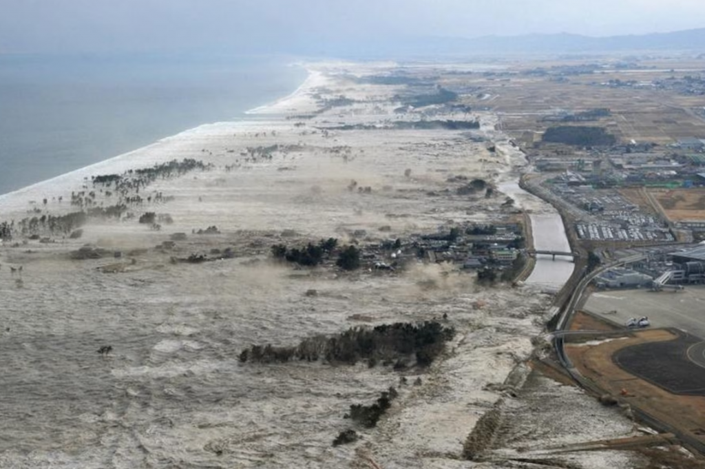 Masívne tsunami v Japonsku v roku 2011. ILUSTRAČNÉ FOTO: REUTERS