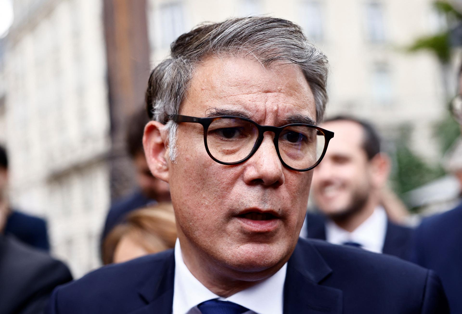 Predsedom francúzskej vlády chce byť socialista Olivier Faure
