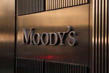 FILE PHOTO: Moody‘s Corporation headquarters in Manhattan, New York, U.S., November 12, 2021. REUTERS/Andrew Kelly/File Photo FOTO: Andrew Kelly