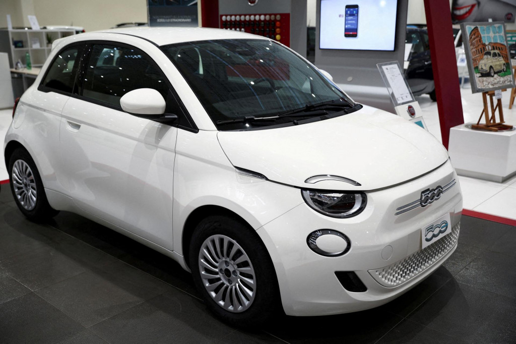 Elektrické vozidlo Fiat 500. FOTO: Reuters