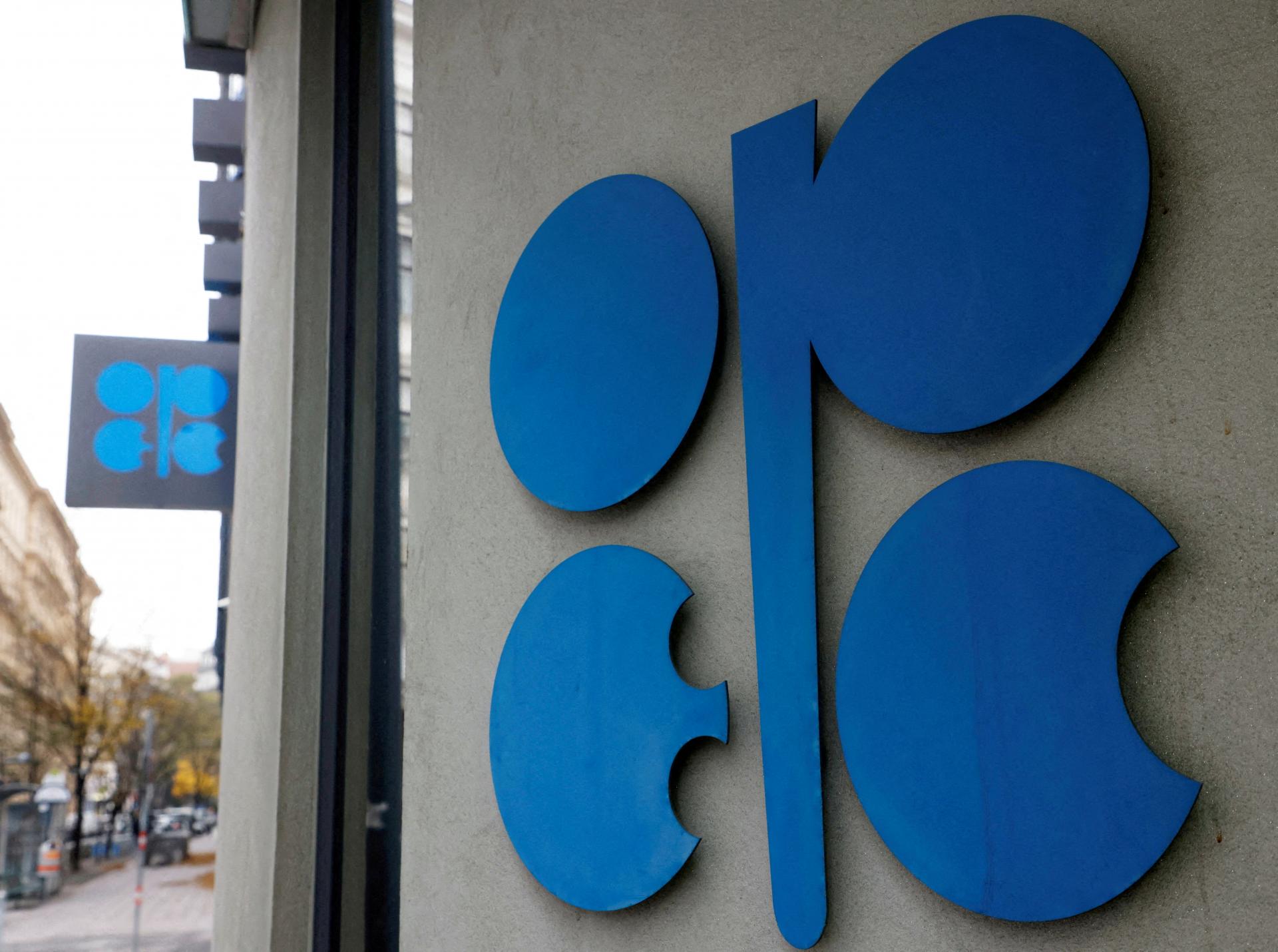 OPEC potvrdil pôvodný odhad rastu dopytu po rope, zlepšil prognózu rastu ekonomiky