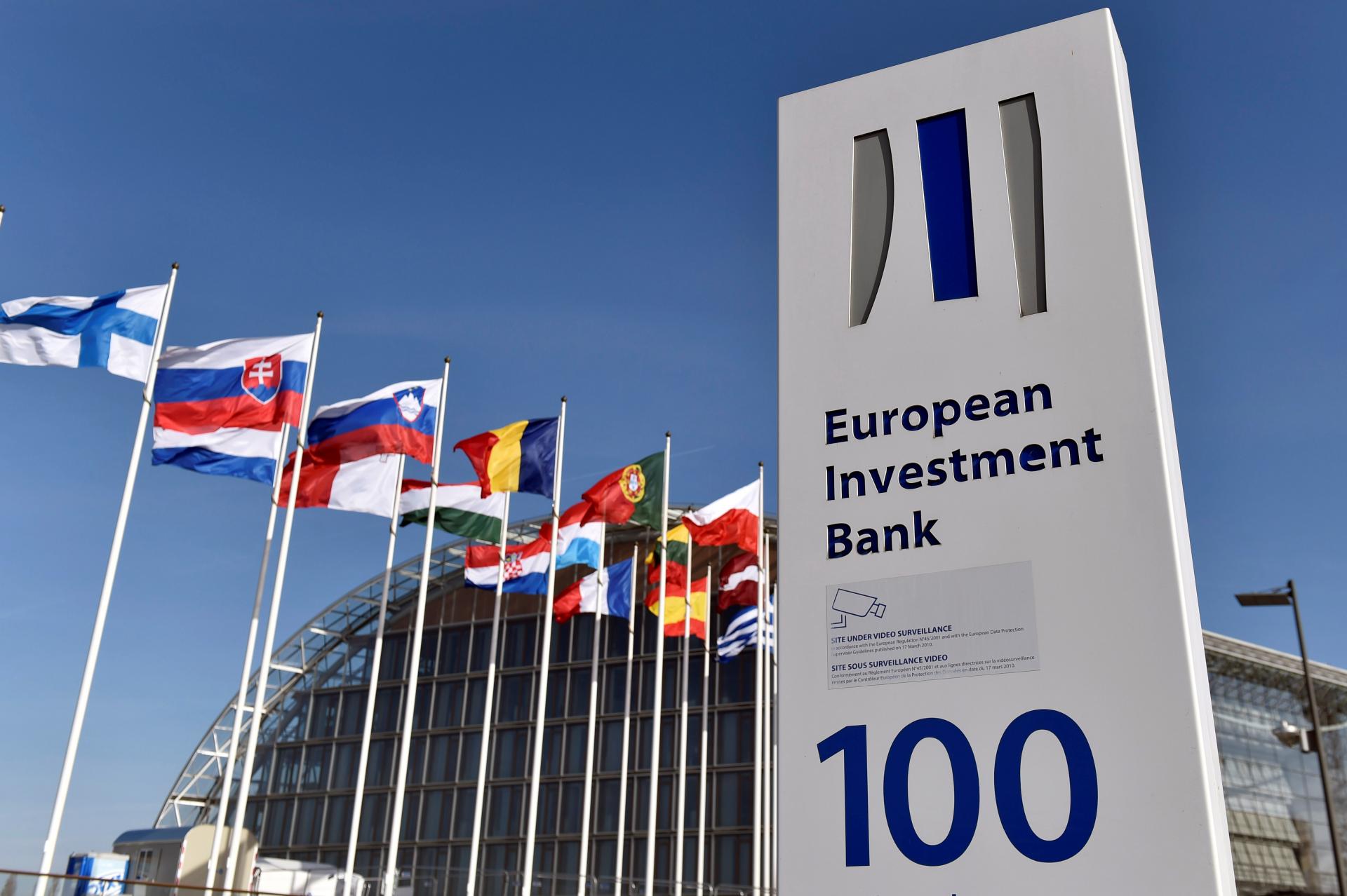Vláda predĺžila termíny zúčtovania v dvoch úverových zmluvách s Európskou investičnou bankou