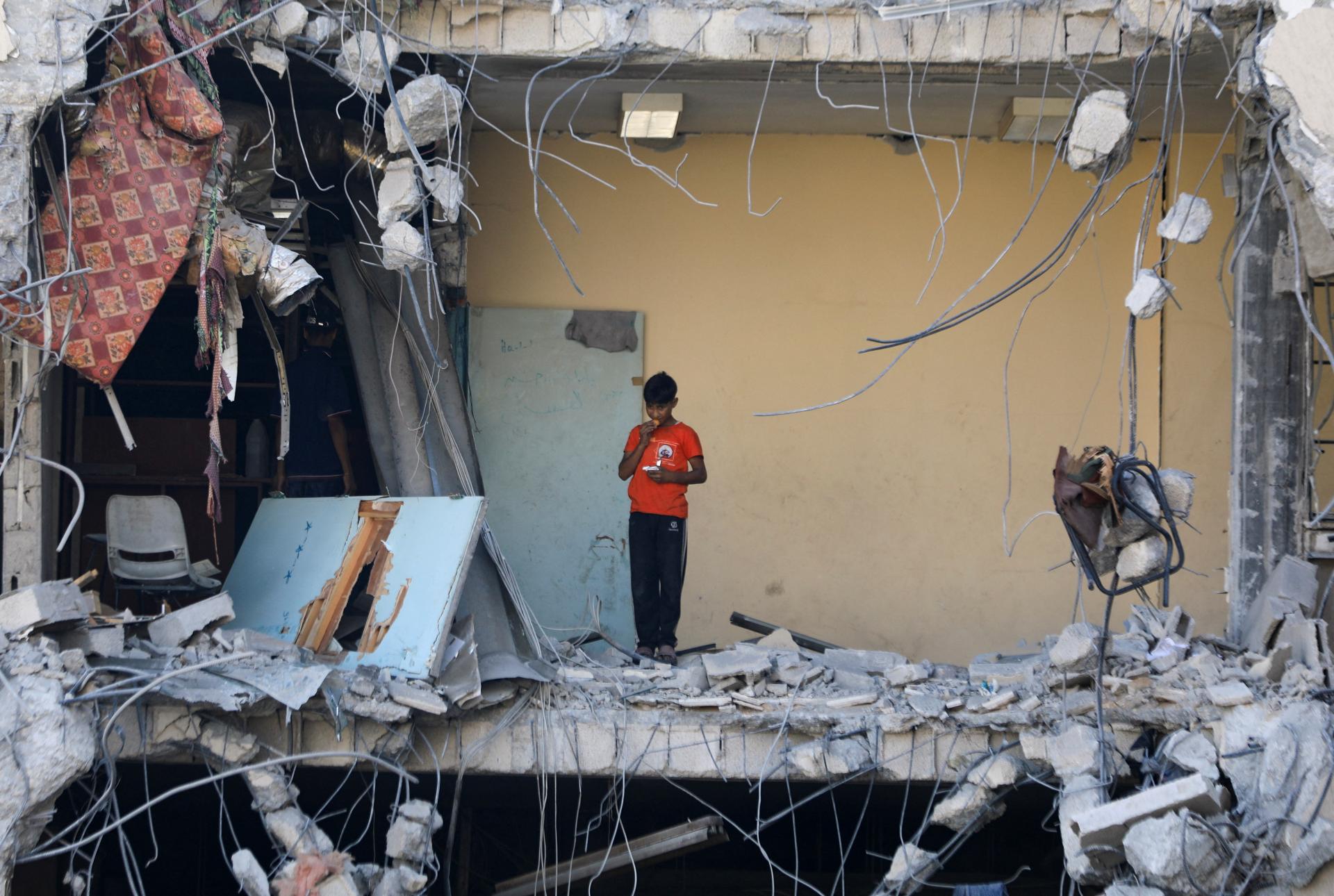 Izraelské sily sa stiahli po ofenzíve v Gaze, v uliciach zostali desiatky mŕtvych