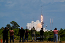 Raketa Falcon 9 od SpaceX.  FOTO: Reuters