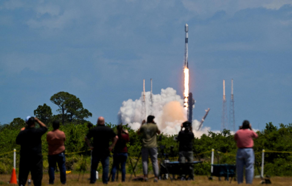 Raketa Falcon 9 od SpaceX.  FOTO: Reuters