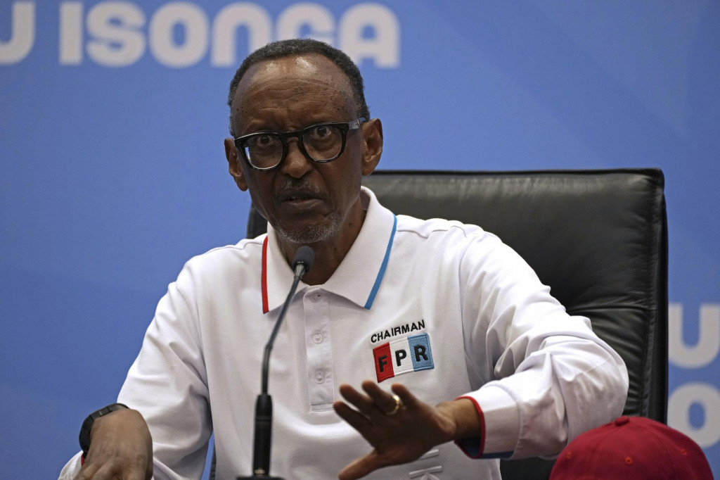 Rwandský prezident Paul Kagame počas tlačovej konferencie po poslednom predvolebnom mítingu v rwandskom Kigali. FOTO: TASR/AP