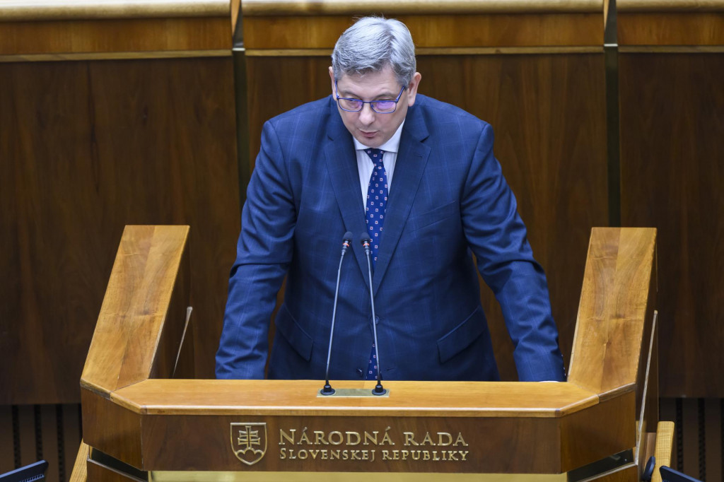 Na snímke minister spravodlivosti SR Boris Susko (Smer-SD) počas mimoriadnej 16. schôdze Národnej rady Slovenskej republiky (NRSR) v Bratislave 15. júla 2024. FOTO TASR - Jaroslav Novák FOTO: Jaroslav Novák