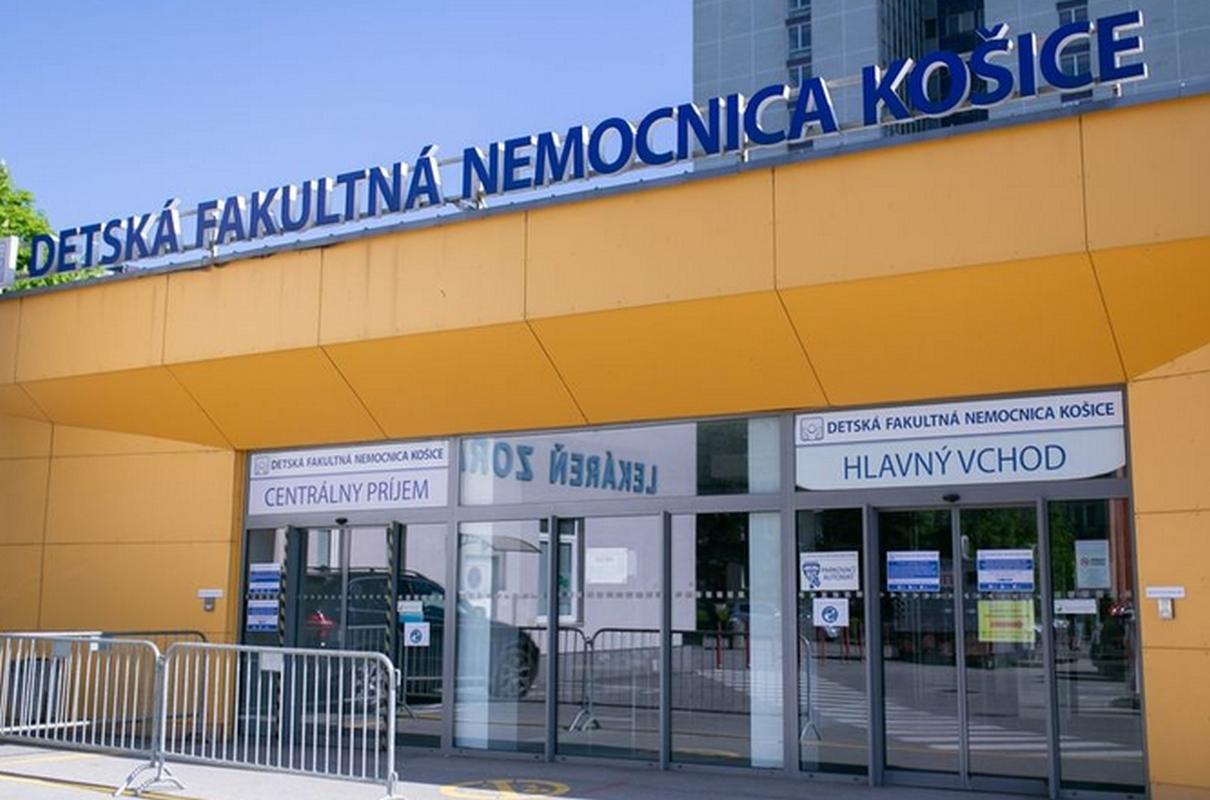 V nemocnici v Košiciach je so žltačkou hospitalizovaných takmer 20 detí, kapacita je plná