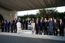 Účastní samitu G7. FOTO: Reuters