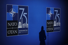 V súlade s doterajšími vyjadreniami Kremľa Medvedev uviedol, že Rusko neohrozuje NATO, ale bude reagovať na údajné pokusy Aliancie o presadenie svojich záujmov. FOTO: Reuters