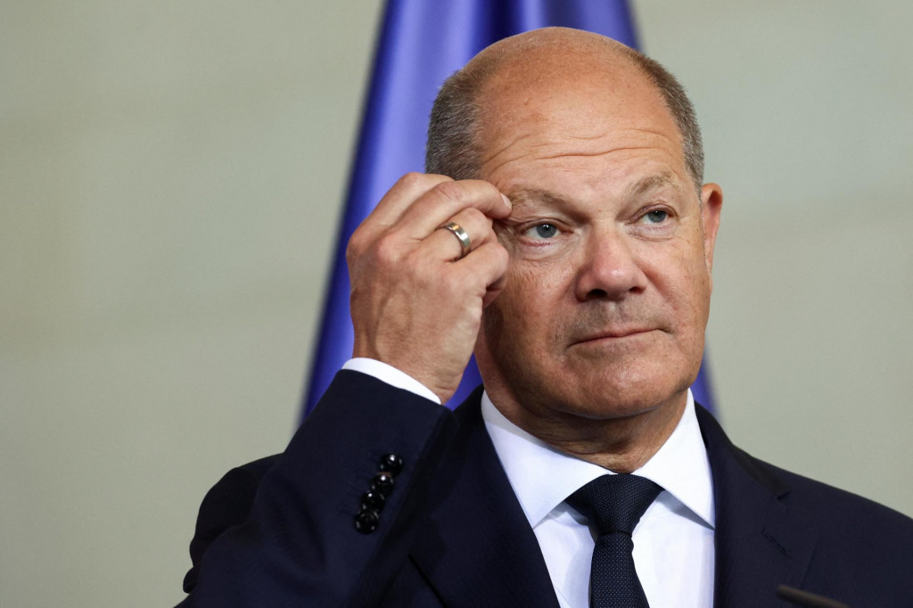 Nemecký kancelár Olaf Scholz nemá s poklesom nálad v nemeckej ekonomike príliš veľa dôvodov na radosť. FOTO: REUTERS