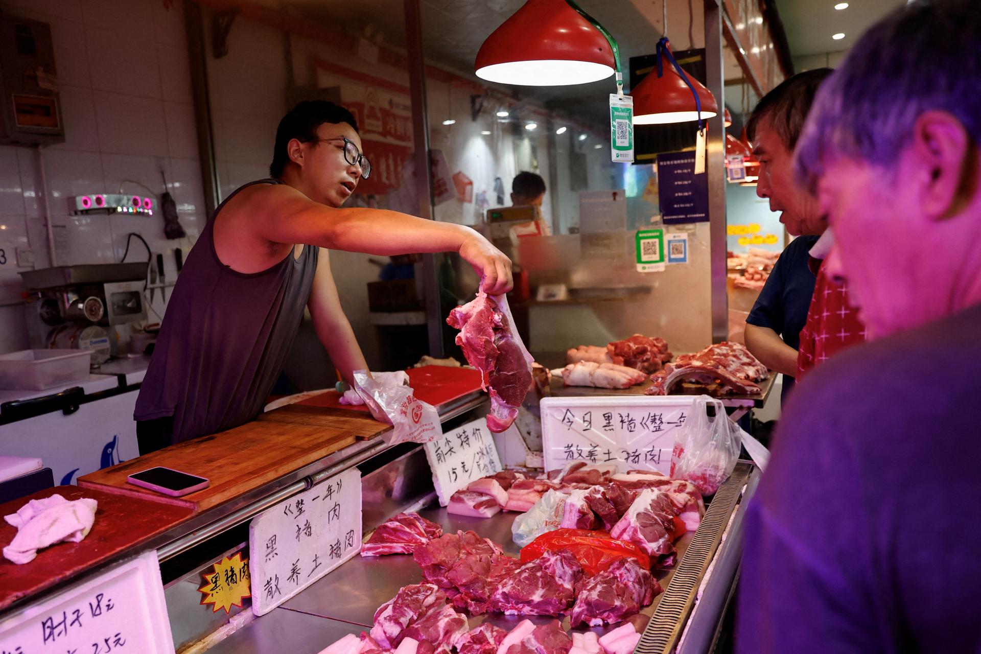 Čína sa pri vyšetrovaní dovozu bravčového mäsa z Únie zamerala na tri firmy. Reaguje tým na clá