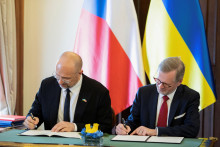 Český premiér Petr Fiala a ukrajinský premiér Denys Šmyhal. FOTO: Reuters