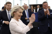 Z opätovného zvolenia za predsedníčku Európskej komisie sa netešila iba Ursula von der Leyenová. FOTO TASR/AP