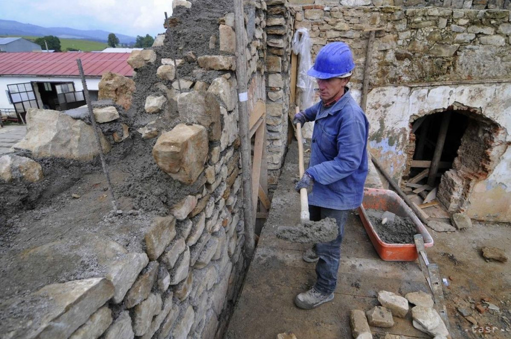 Štatistiky ukazujú, že byť živnostníkom sa za posledné roky stáva čoraz populárnejším. FOTO: TASR/Oliver Ondráš