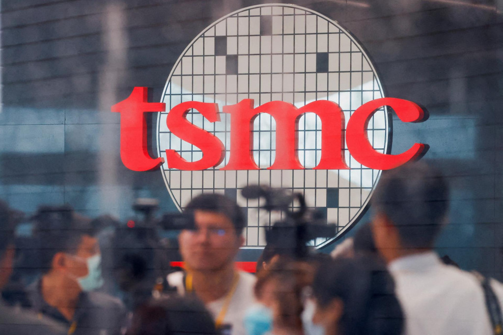 TSMC ťaží zo silného dopytu po čipoch pre aplikácie využívajúce umelú inteligenciu. FOTO: Reuters