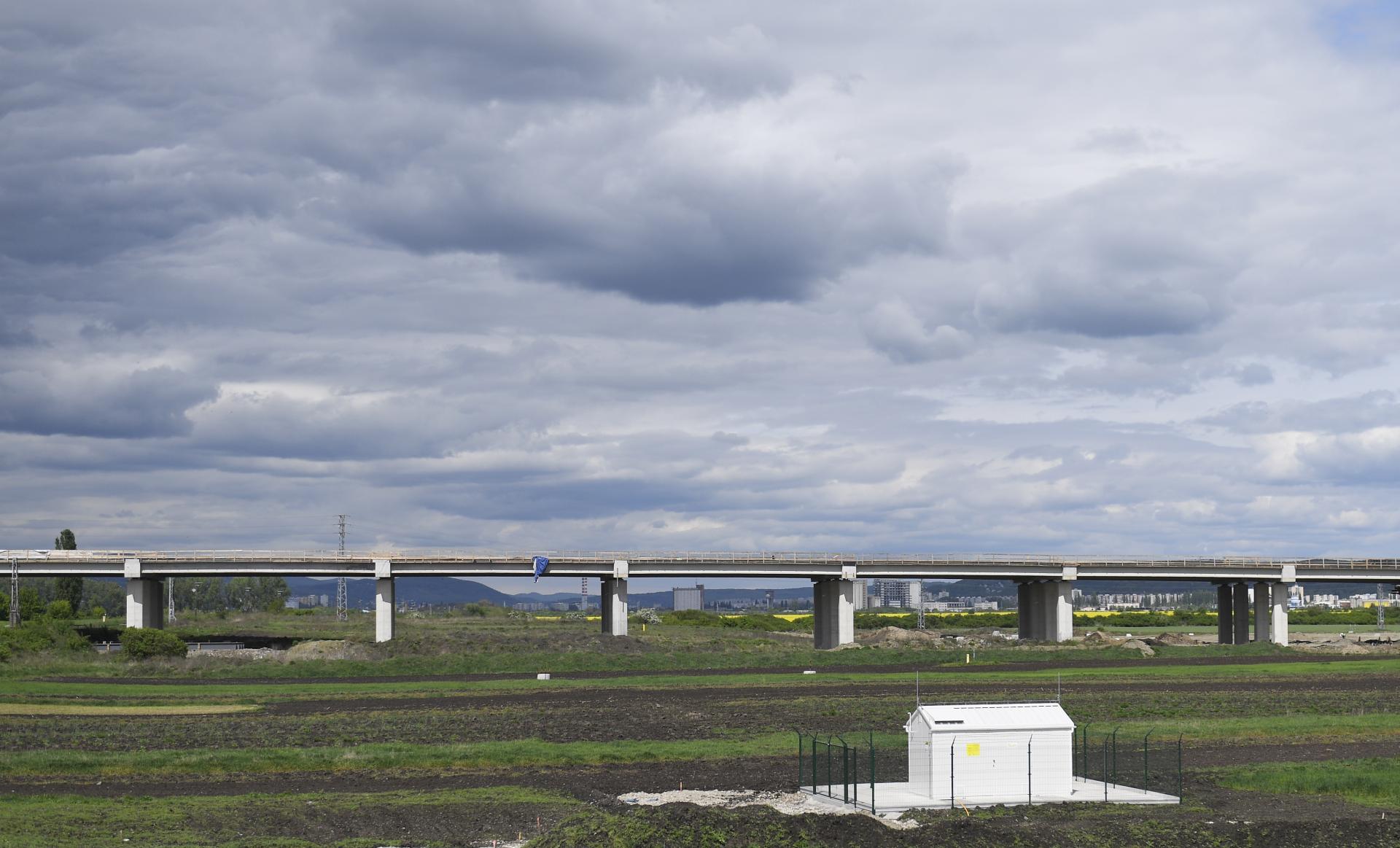 Tretina stavebných prác na mostoch úseku košickej R2 je hotová, hlásia diaľničiari