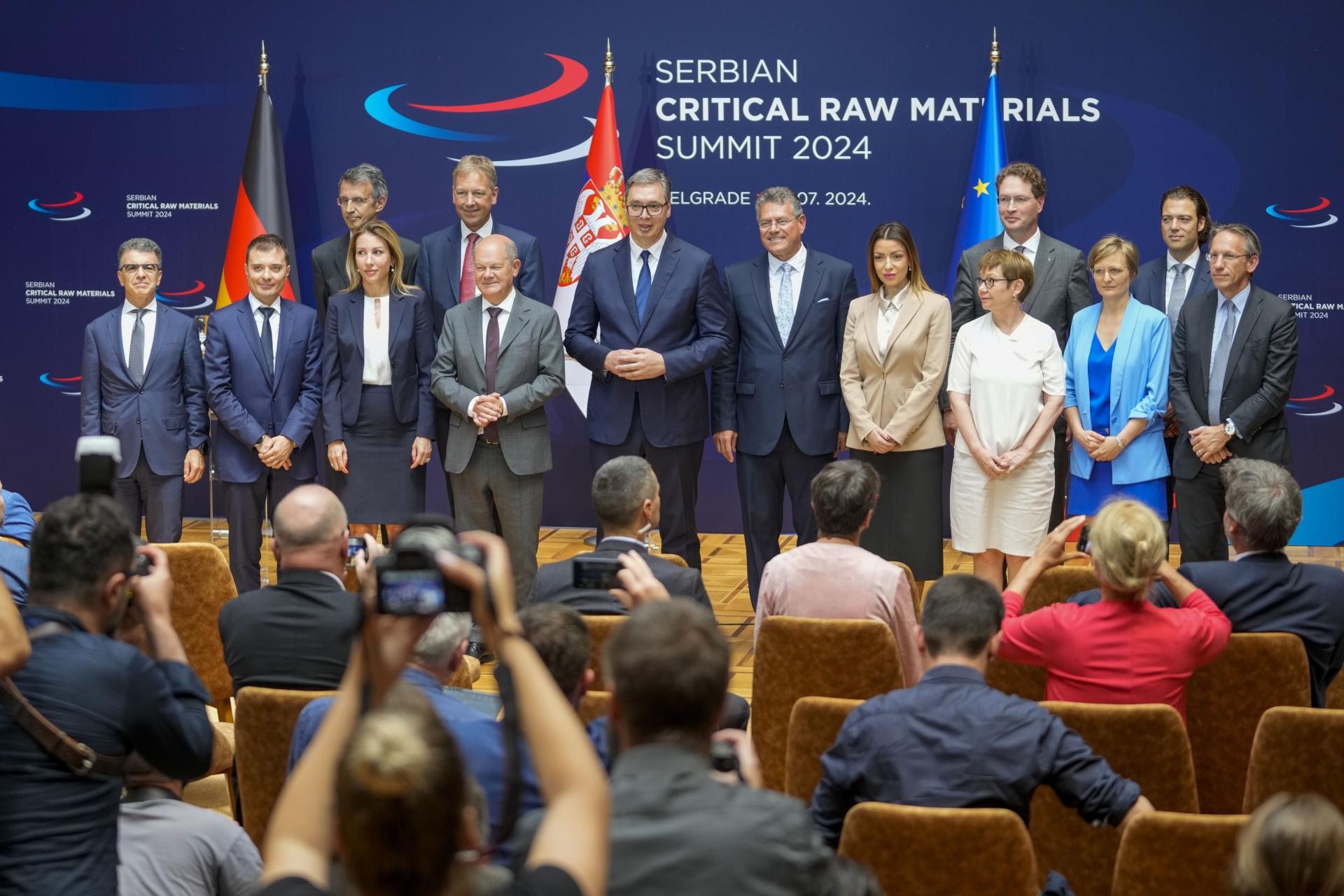 Spoločný boj za životné prostredie. EÚ a Srbsko na summite v Belehrade uzavreli dohodu o lítiových batériách