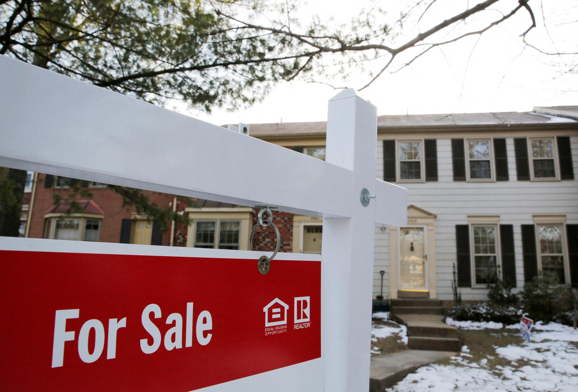 Predaj domov v Spojených štátoch cudzincom klesol na najnižšiu úroveň za viac než desaťročie