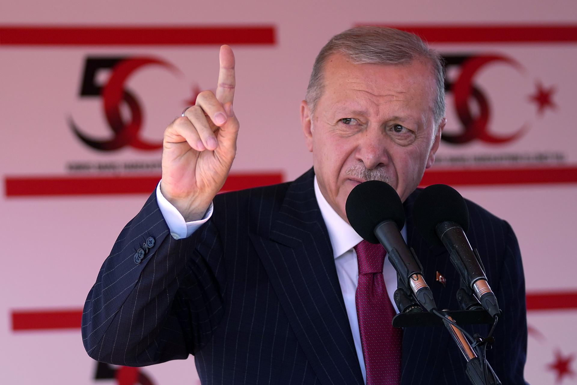 Turecko je pripravené postaviť na Cypre leteckú základňu, tvrdí Erdogan