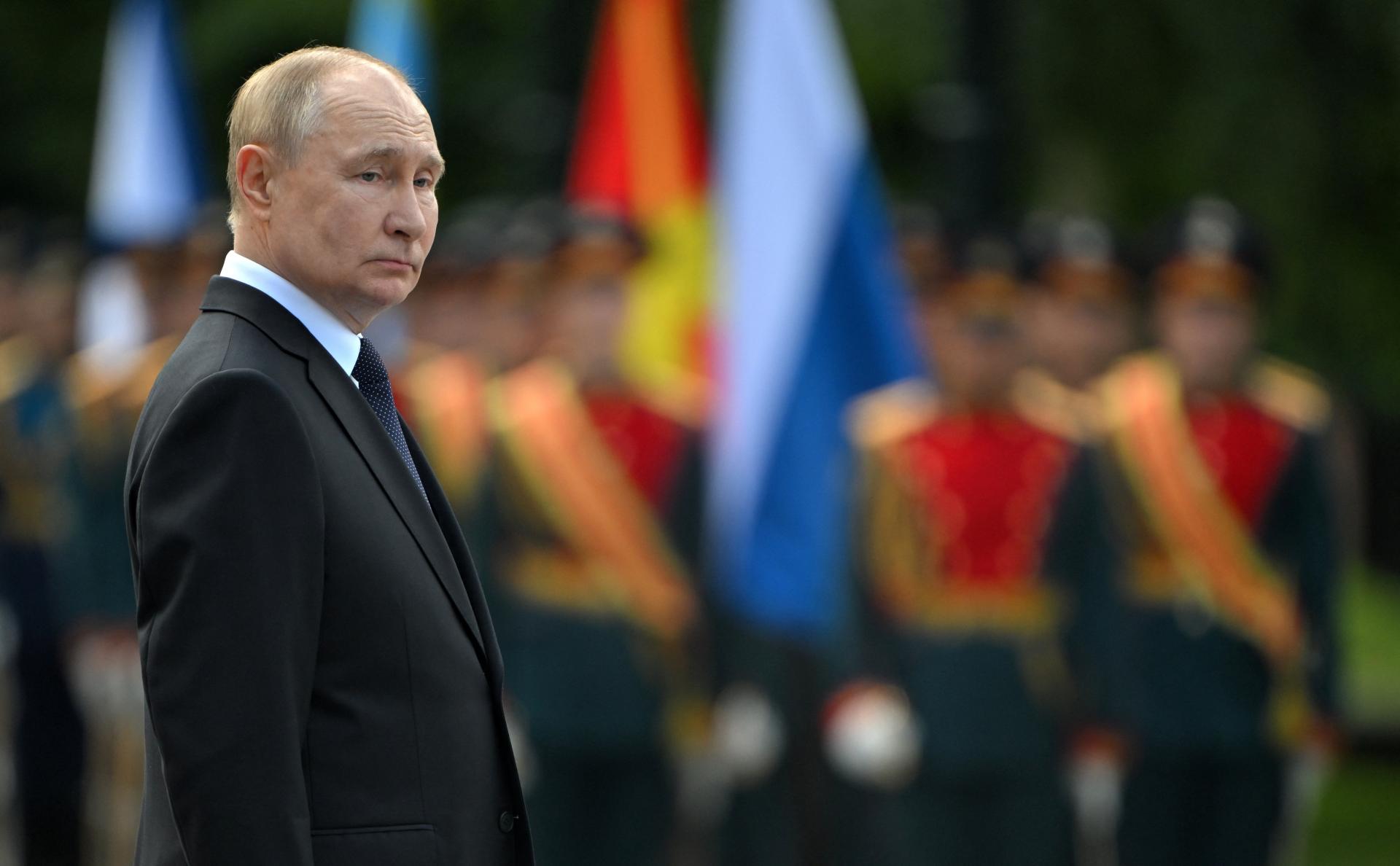 Najviac proruská krajina Európy vo veľkom zbrojí Ukrajinu. Prečo Putin mlčí a zametá to pod koberec?
