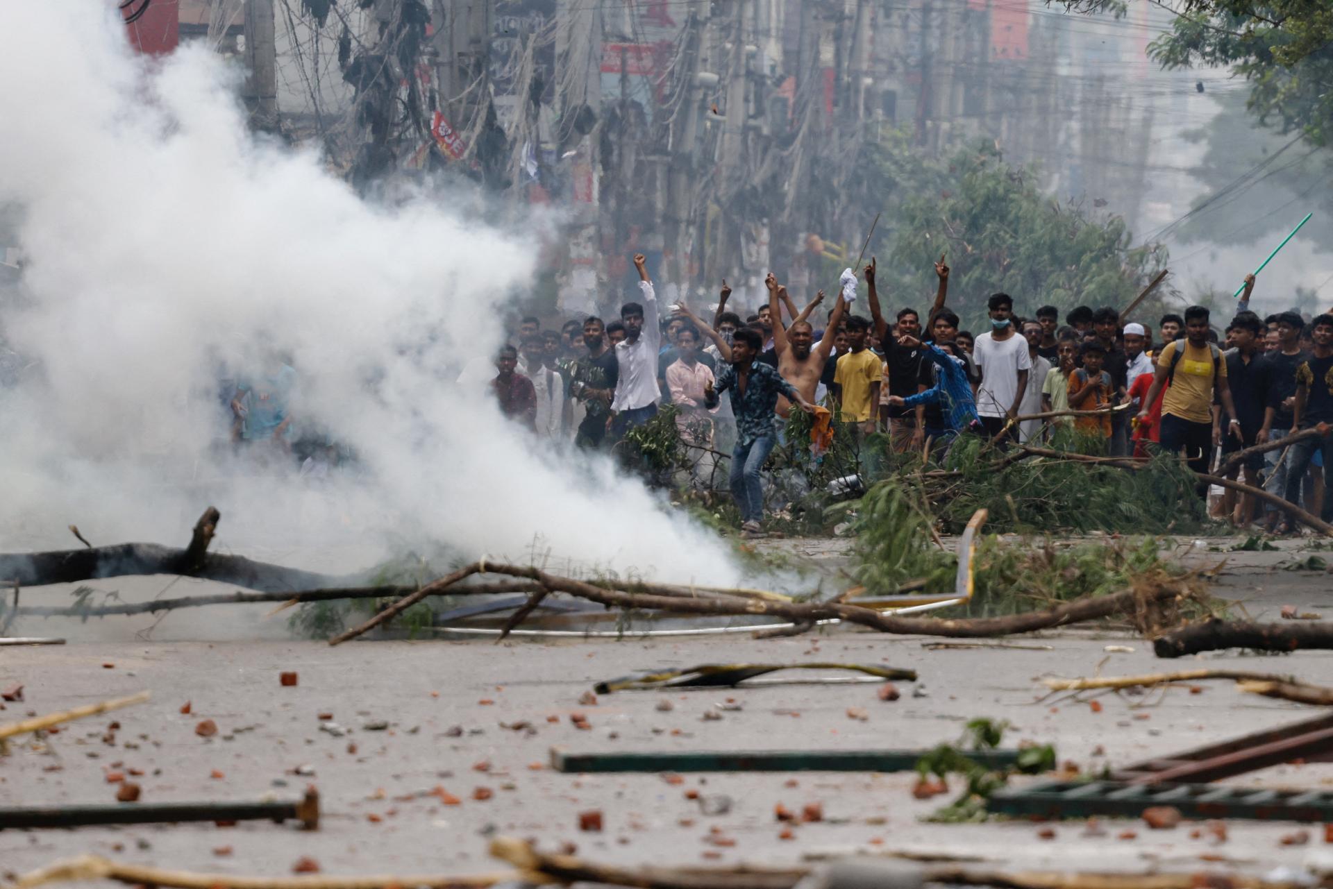 Súd zrušil v Bangladéši kvóty na menšiny či veteránov pri pracovných miestach. Krvavé protesty zatiaľ ustali