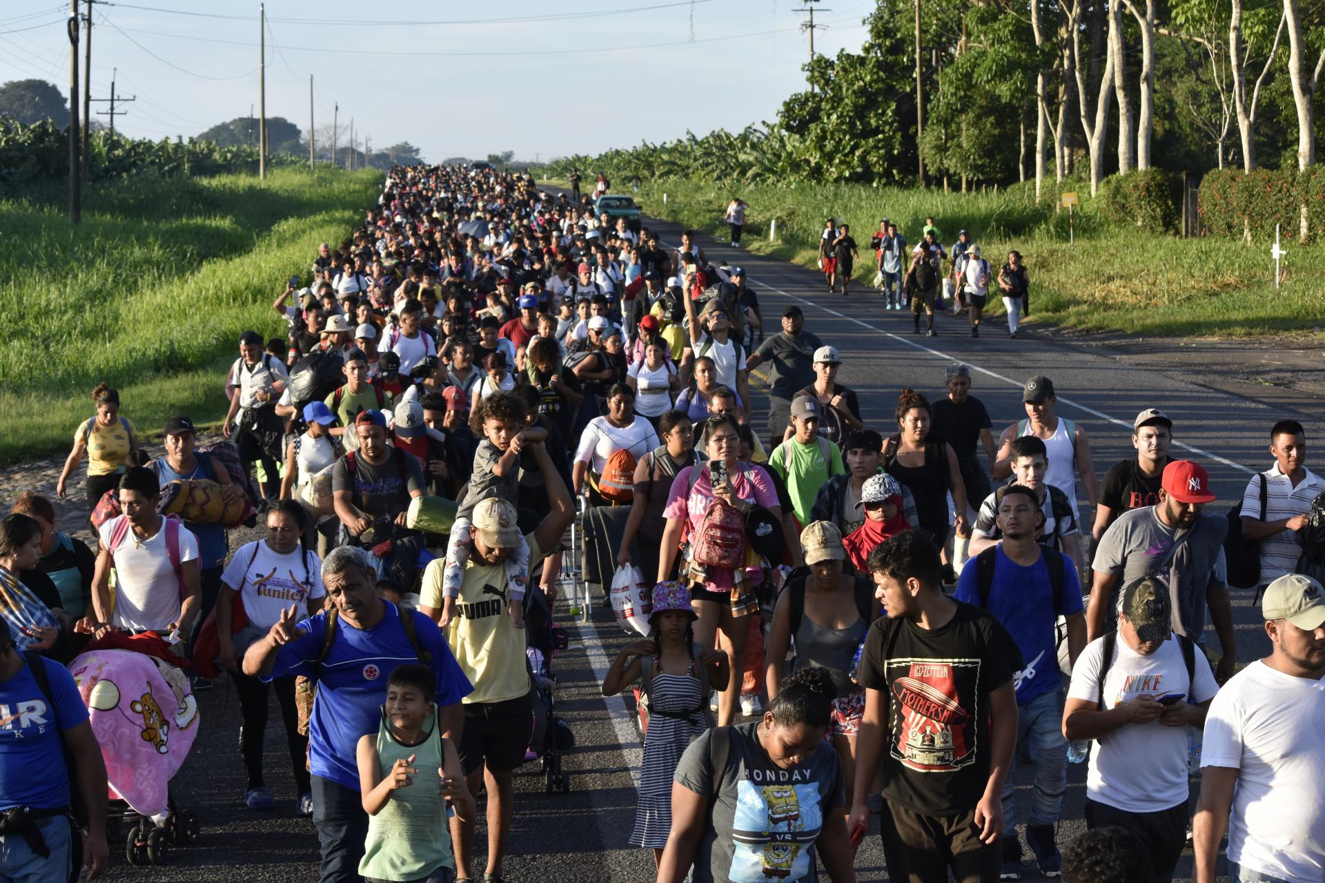 Do USA sa z juhu Mexika vydala karavana migrantov. Boja sa, že vyhrá Trump