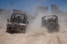 Vozidlá izraelskej armády. FOTO: Reuters