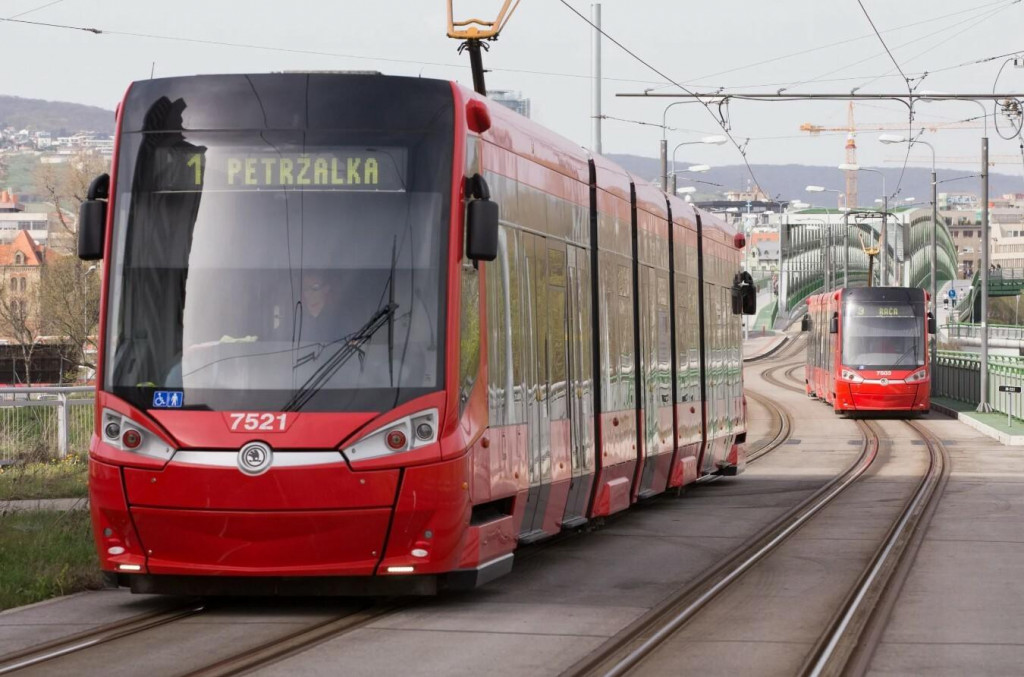 Cedis pracoval spoločne s Hantom na trati električky do Petržalky. FOTO: Archív HN