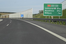 Známku si budú môcť motoristi zakúpiť na oficiálnych miestach NDS, prostredníctvom portálu eznamka.sk. FOTO: TASR/František Iván