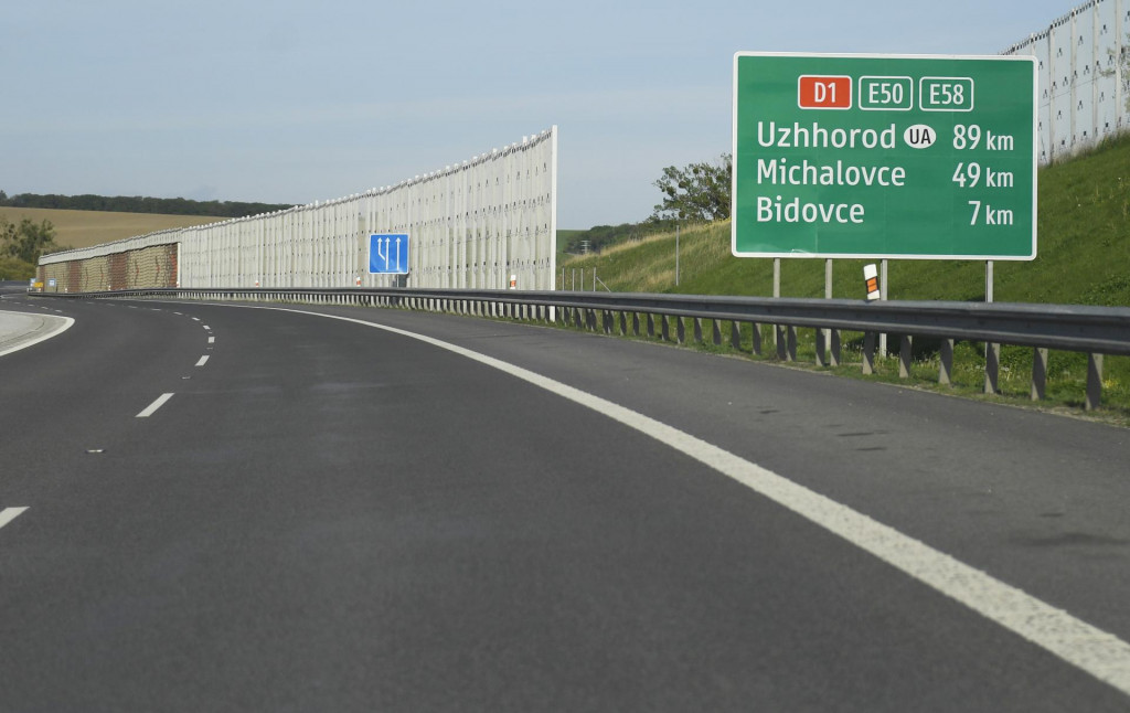 Známku si budú môcť motoristi zakúpiť na oficiálnych miestach NDS, prostredníctvom portálu eznamka.sk. FOTO: TASR/František Iván