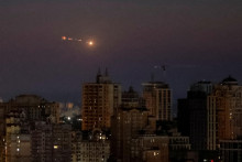Kyjevská správa uviedla, že sa všetky drony mieriace na mesto podarilo zostreliť. FOTO: Reuters