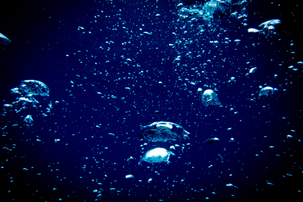 Vedci objavili v hlbinách oceánu tajomný „temný kyslík“.