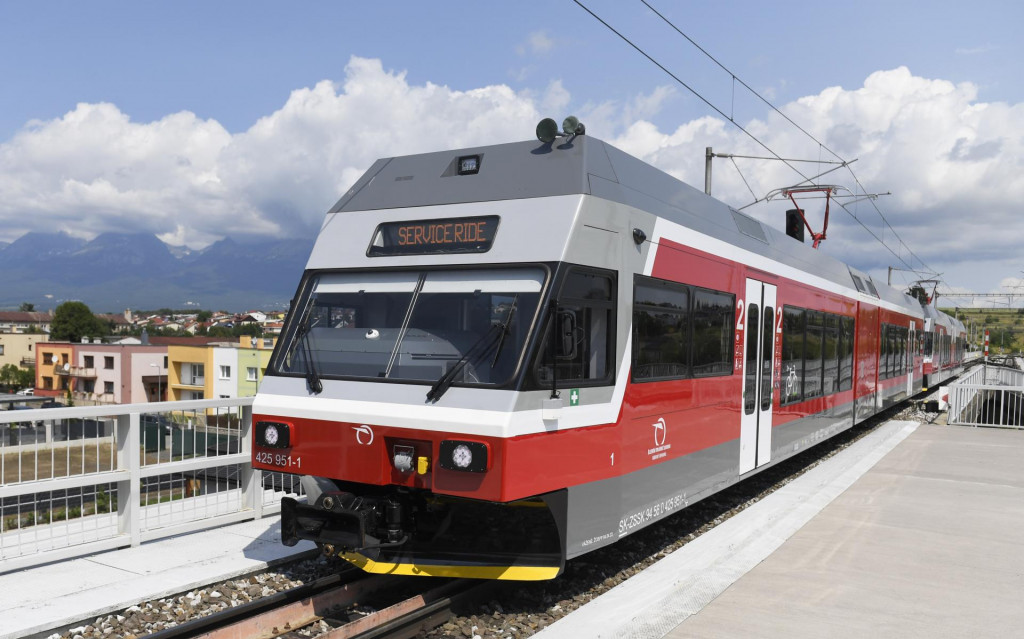 Služby nových stredísk technicko-hygienickej údržby budú môcť využívať aj ostatní železniční dopravcovia. FOTO: TASR/František Iván