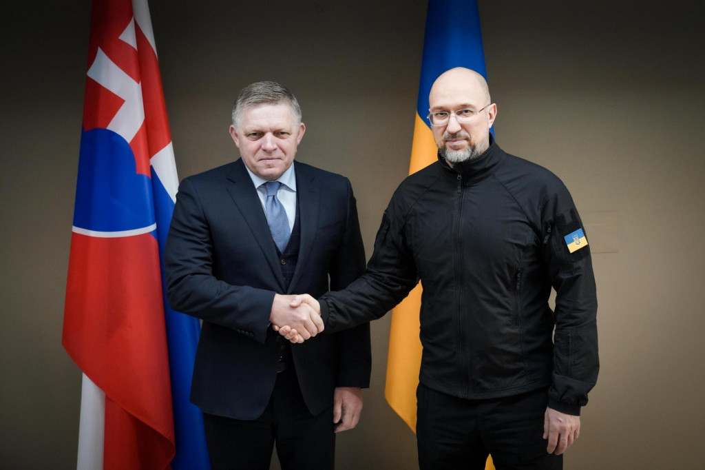 Predseda vlády Robert Fico a ukrajinský premiér Denis Šmyhaľ. FOTO: TASR/Úrad vlády