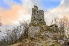 Na Slovensku máme zhruba 80 hradných zrúcanín, ktoré sú v procese obnovy.