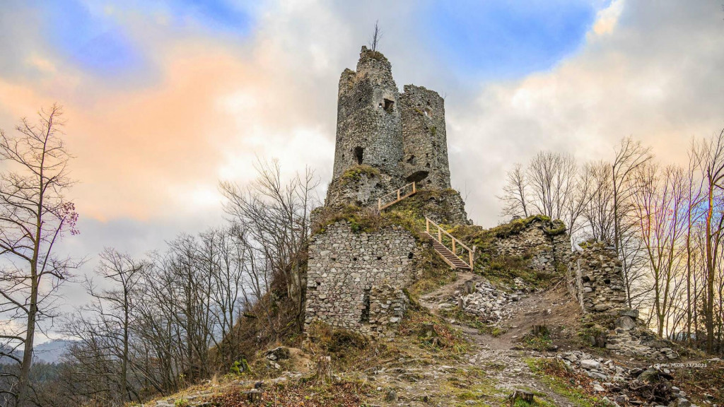 Na Slovensku máme zhruba 80 hradných zrúcanín, ktoré sú v procese obnovy.