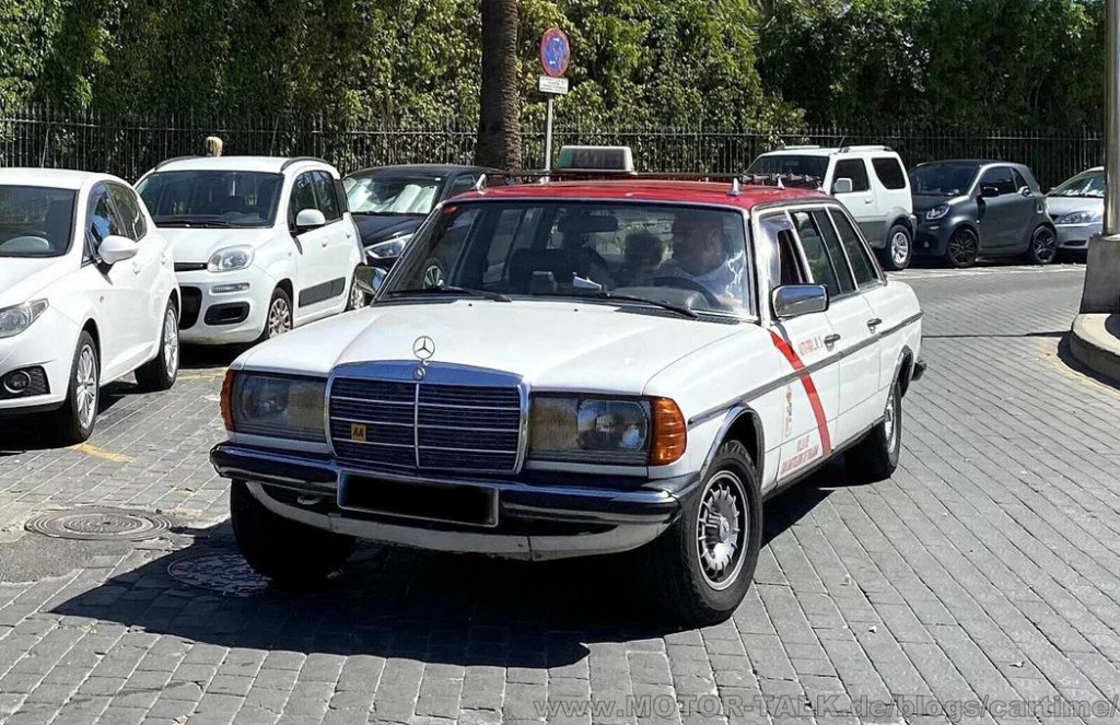 Mercedes-Benz W123 Pullman